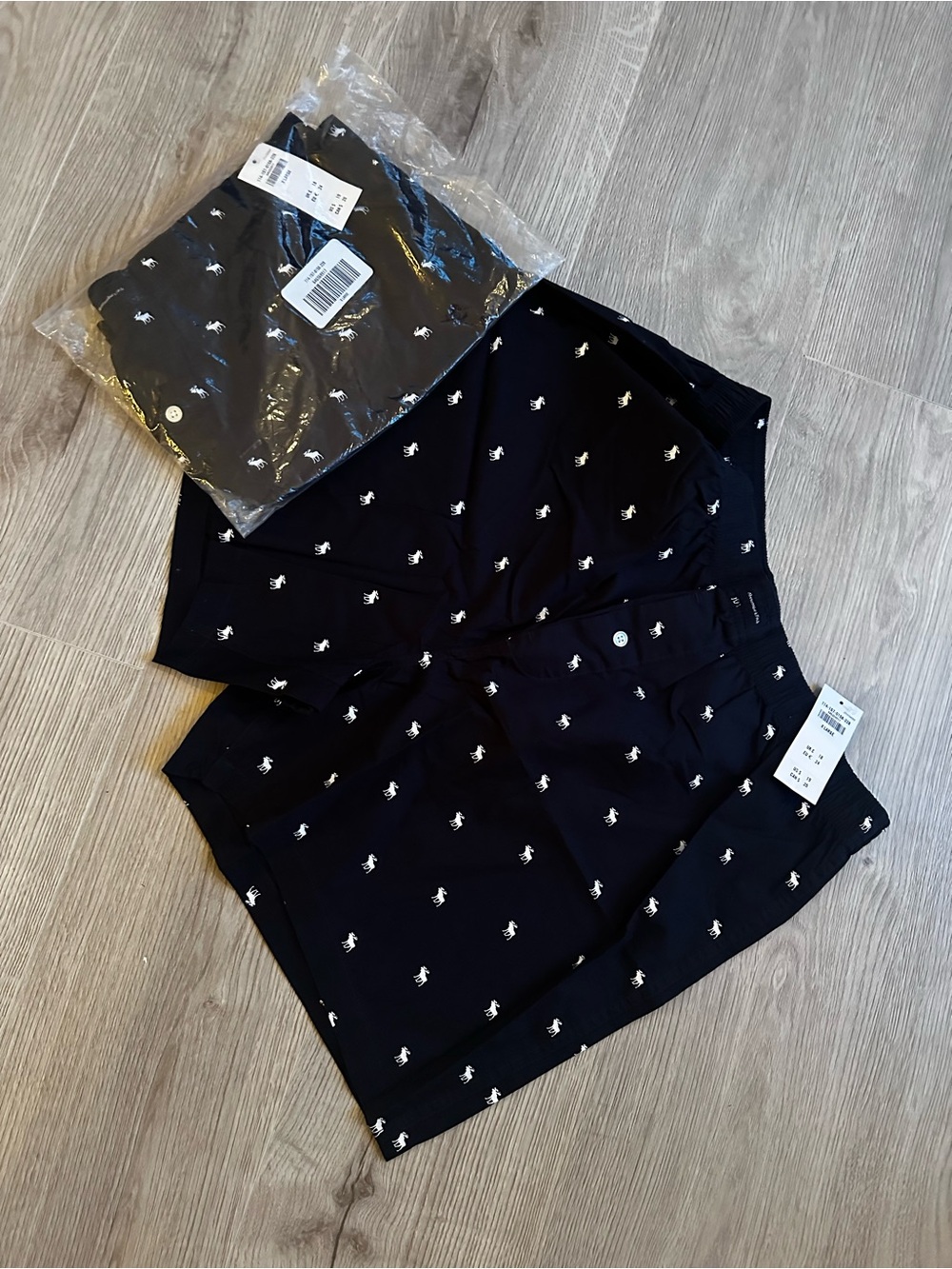 NWT Abercrombie & Fitch Men's Moose Print Woven Boxers XL 2-Pack Navy White